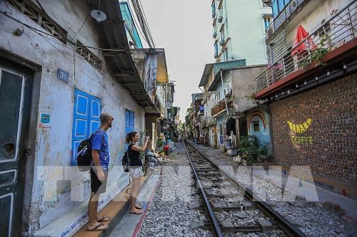 "Phố đường tàu" Hà Nội thu hút du khách