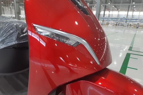 Cận cảnh xe máy điện thông minh đầu tiên của VinFast Klara