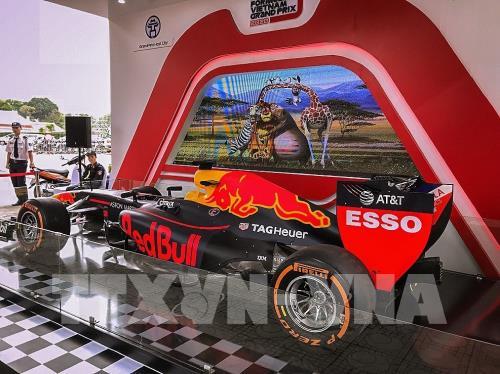 Cận cảnh siêu xe đua F1 tại Việt Nam