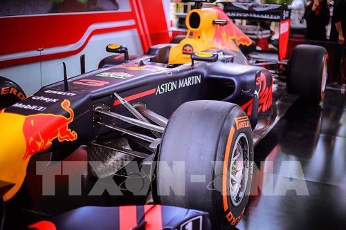 Cận cảnh siêu xe đua F1 tại Việt Nam