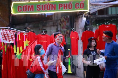 Cổ động viên tiếp lửa cho đội tuyển Việt Nam trong trận gặp Campuchia