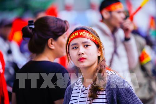 Cổ động viên tiếp lửa cho đội tuyển Việt Nam trong trận gặp Campuchia