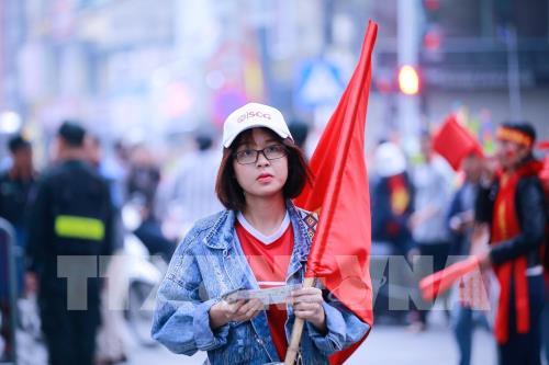 Cổ động viên tiếp lửa cho đội tuyển Việt Nam trong trận gặp Campuchia