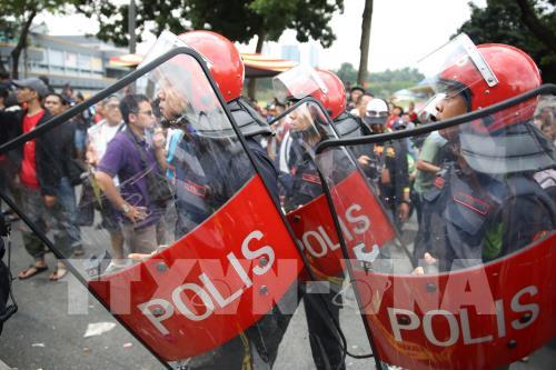 Cổ động viên Malaysia mệt mỏi vì mua vé trận Malaysia-Việt Nam