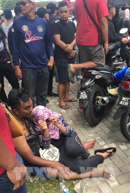 Cổ động viên Malaysia mệt mỏi vì mua vé trận Malaysia-Việt Nam