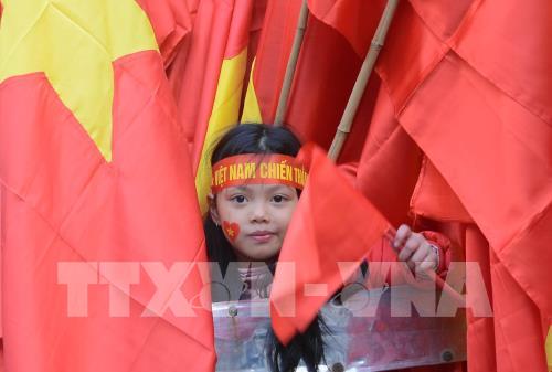 Người dân vỡ òa cảm xúc khi đội tuyển Việt Nam vô địch AFF cup 2018