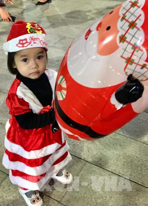 Nhộn nhịp không khí giáng sinh trên cả nước