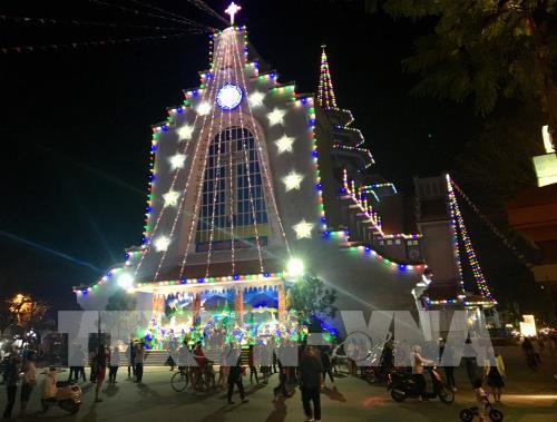 Nhộn nhịp không khí giáng sinh trên cả nước