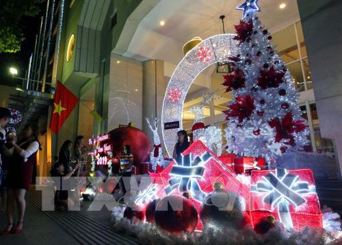 Nhộn nhịp không khí giáng sinh trên cả nước