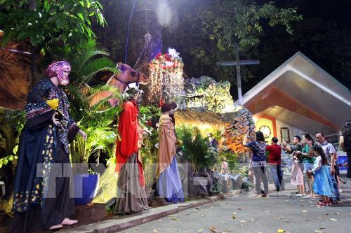 Nhộn nhịp không khí giáng sinh trên cả nước