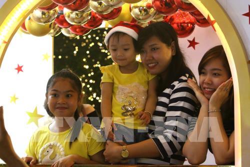 Nhộn nhịp không khí giáng sinh trên cả nước