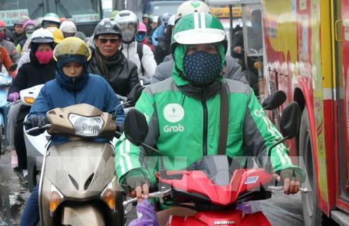 Người Hà Nội co ro trong giá lạnh