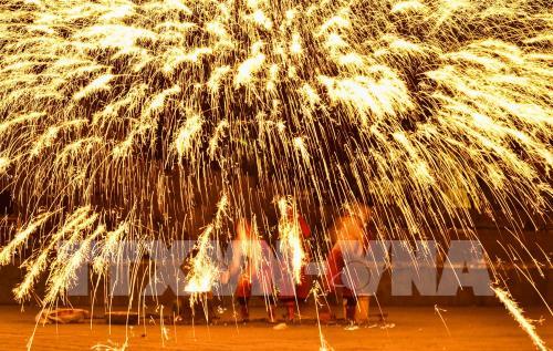 Thế giới tưng bừng đón Tết Nguyên đán Kỷ Hợi