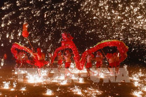 Thế giới tưng bừng đón Tết Nguyên đán Kỷ Hợi