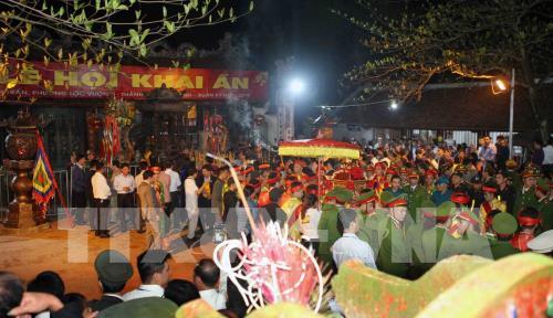 Lễ khai ấn đền Trần chỉ thực hiện nghi lễ truyền thống trong cung Thiên Trường