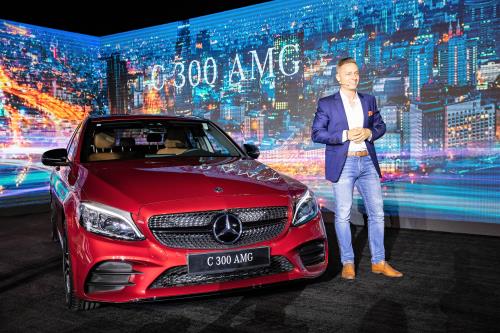 Cận cảnh Mercedes-Benz C-Class nâng cấp vừa ra mắt thị trường Việt