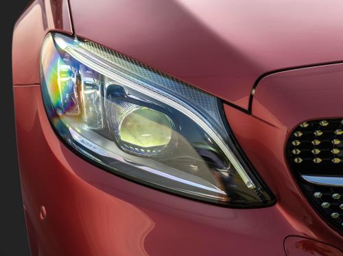 Cận cảnh Mercedes-Benz C-Class nâng cấp vừa ra mắt thị trường Việt