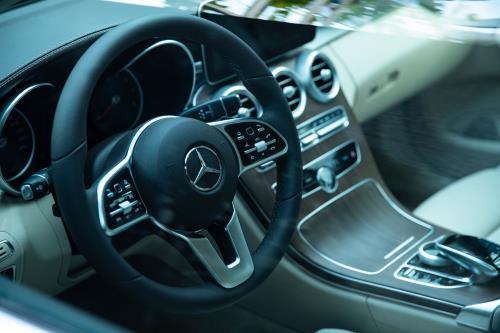 Cận cảnh Mercedes-Benz C-Class nâng cấp vừa ra mắt thị trường Việt