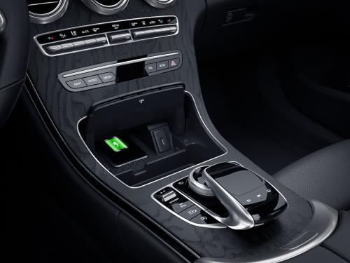 Cận cảnh Mercedes-Benz C-Class nâng cấp vừa ra mắt thị trường Việt