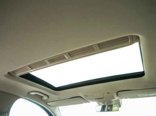 Cận cảnh Mercedes-Benz C-Class nâng cấp vừa ra mắt thị trường Việt