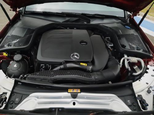 Cận cảnh Mercedes-Benz C-Class nâng cấp vừa ra mắt thị trường Việt