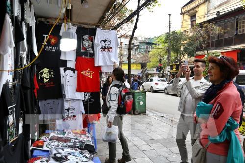 Sản phẩm lưu niệm về Hội nghị thượng đỉnh Mỹ - Triều Tiên "hút" khách