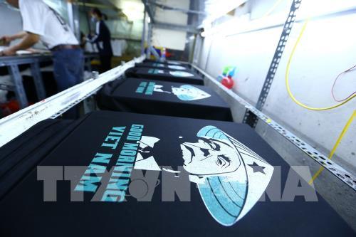 Sản phẩm lưu niệm về Hội nghị thượng đỉnh Mỹ - Triều Tiên "hút" khách