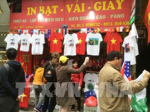 Sản phẩm lưu niệm về Hội nghị thượng đỉnh Mỹ - Triều Tiên "hút" khách