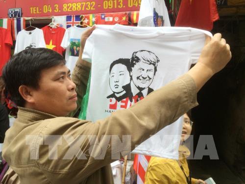 Sản phẩm lưu niệm về Hội nghị thượng đỉnh Mỹ - Triều Tiên "hút" khách