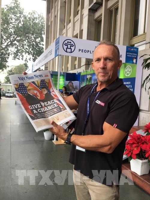 Người dân Thủ đô và nước ngoài theo dõi Hội nghị Thượng đỉnh Mỹ-Triều lần 2 