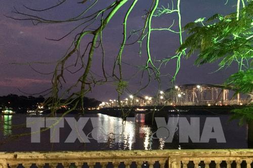 Mộng mơ cảnh sắc sông Hương về đêm
