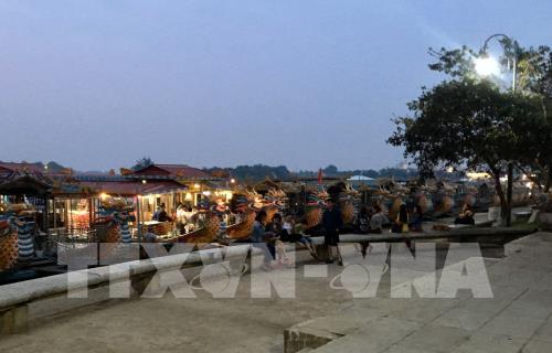 Mộng mơ cảnh sắc sông Hương về đêm