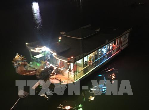 Mộng mơ cảnh sắc sông Hương về đêm