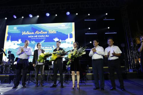 Âm hưởng châu Âu trên phố đi bộ tại Vietnam Airlines Festa