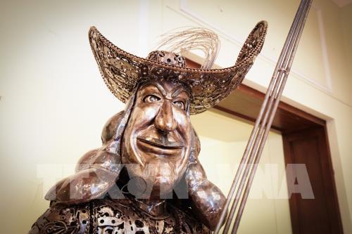 Độc đáo bộ sưu tập tác phẩm điêu khắc từ phế thải kim loại