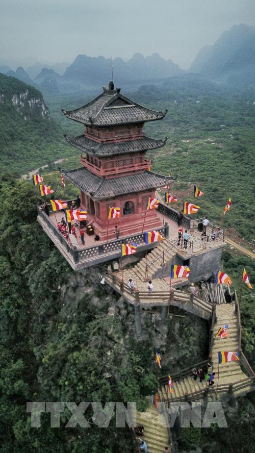 Vẻ đẹp Chùa Ngọc ở Trung tâm Văn hóa Phật giáo Tam Chúc