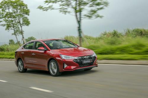 Chi tiết Hyundai Elantra 2019 vừa ra mắt thị trường Việt Nam