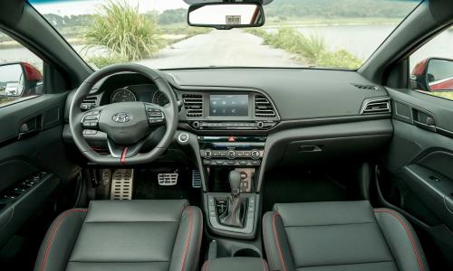 Chi tiết Hyundai Elantra 2019 vừa ra mắt thị trường Việt Nam