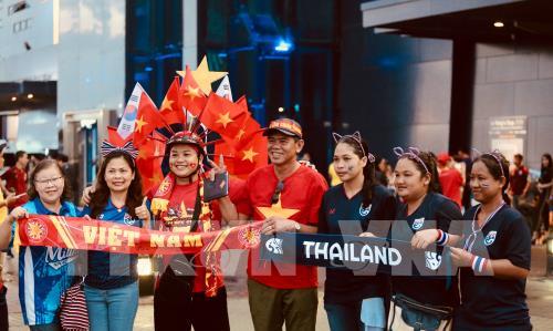 King&rsquo;s Cup 2019: Cổ động viên Việt Nam tiếp sức cho đội tuyển