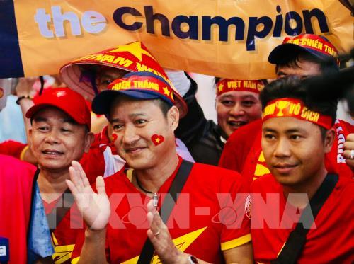 King&rsquo;s Cup 2019: Cổ động viên Việt Nam tiếp sức cho đội tuyển