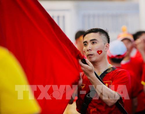 King&rsquo;s Cup 2019: Cổ động viên Việt Nam tiếp sức cho đội tuyển
