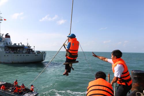 Chuyện nhà báo nơi đầu sóng ngọn gió