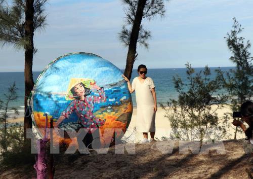 Độc đáo “Con đường thuyền thúng” ở ven biển Tam Thanh