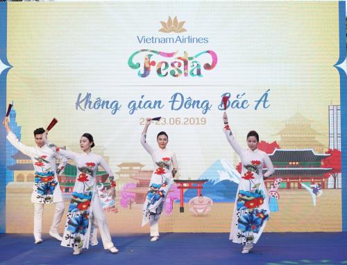 Ấn tượng không gian Đông Bắc Á tại Vietnam Airlines Festa tháng 6