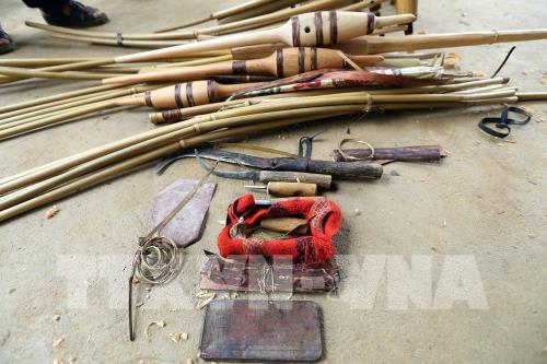 Nghệ nhân chế tác khèn Mông nơi rẻo cao