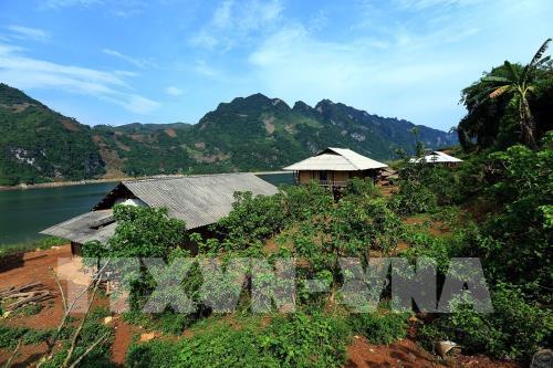 Nét truyền thống của đồng bào dân tộc Dao nơi ngã 3 sông Đà