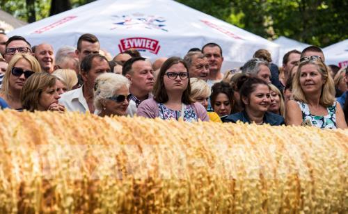 Độc đáo chiếc bánh Sekacz truyền thống khổng lồ tại lễ hội ở Ba Lan