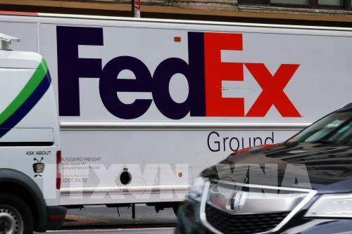 Walmart, FedEx, UPS hoạt động 24/7 để giải quyết các vấn đề về nguồn cung