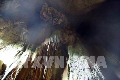 Thăm hang Mường Tỉnh - điểm du lịch hấp dẫn ở Điện Biên