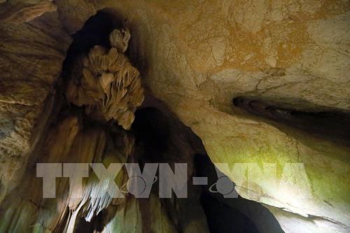 Thăm hang Mường Tỉnh - điểm du lịch hấp dẫn ở Điện Biên